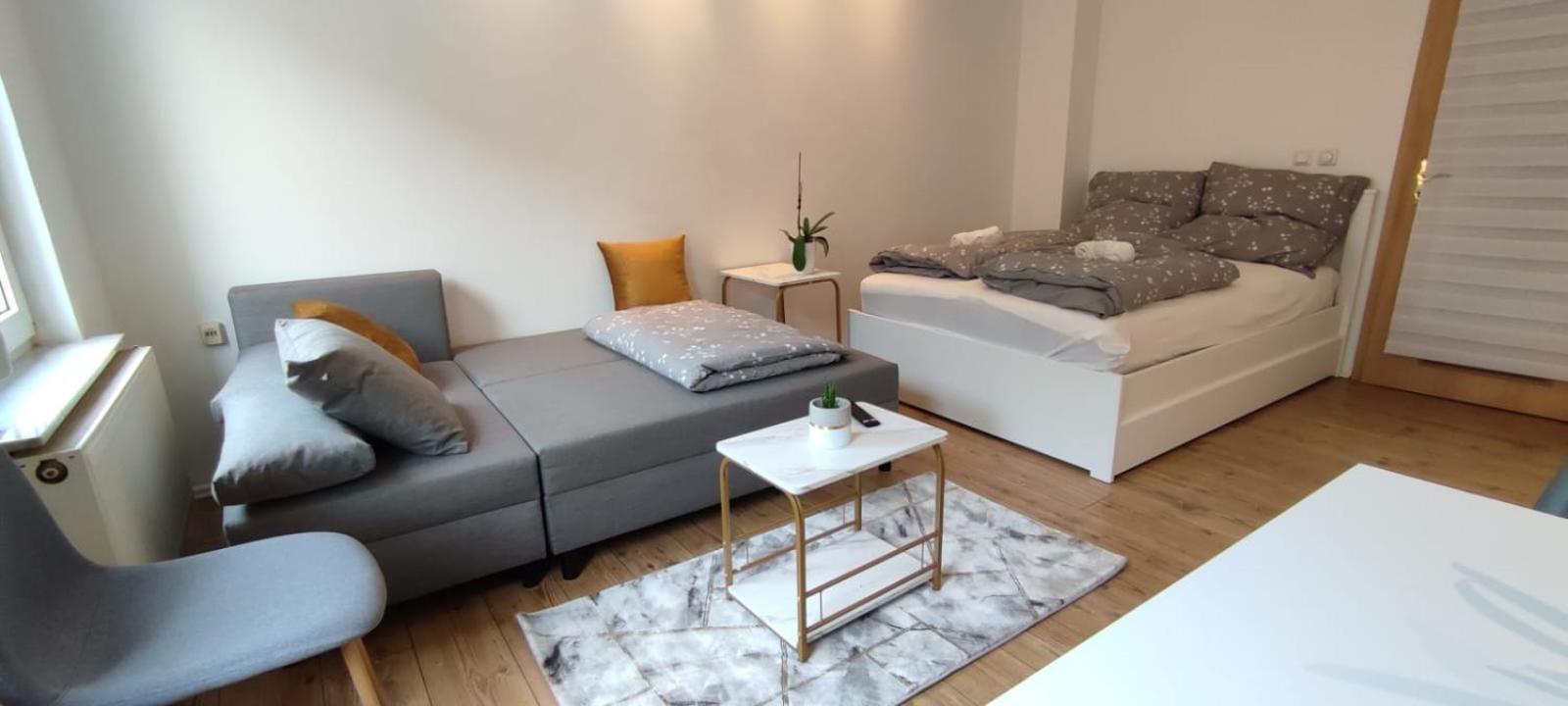 Privatzimmer-2 In Ruhiger Lage 9Min Von Hbh Nürnberg Eksteriør billede